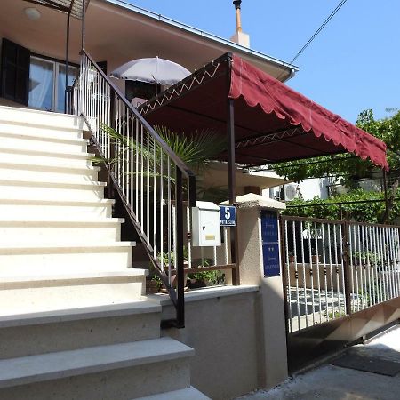 Apartment Antonela Слатине Екстериор снимка
