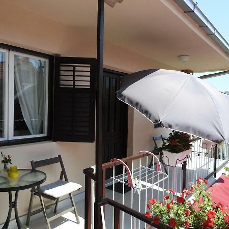 Apartment Antonela Слатине Екстериор снимка
