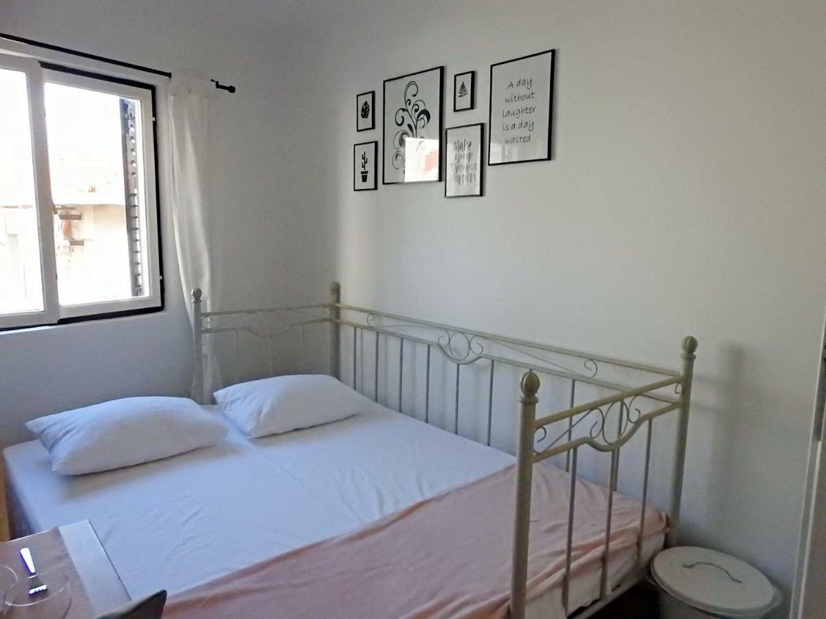Apartment Antonela Слатине Екстериор снимка