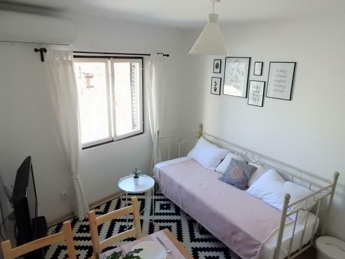 Apartment Antonela Слатине Екстериор снимка