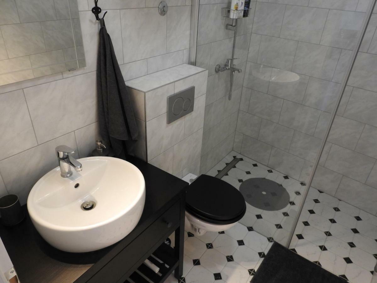 Apartment Antonela Слатине Екстериор снимка